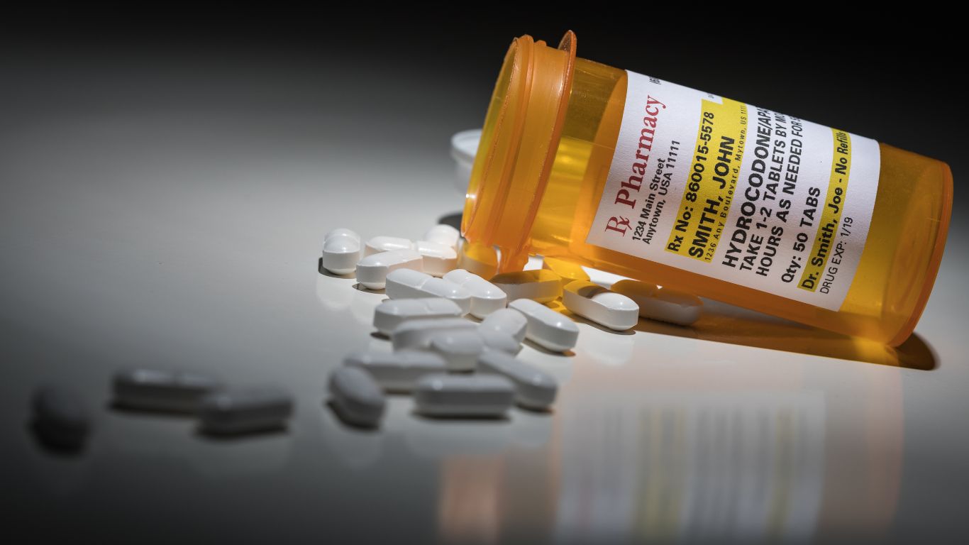 Early Signs of Vicodin Addiction – TruPath Early Signs of Vicodin Addiction